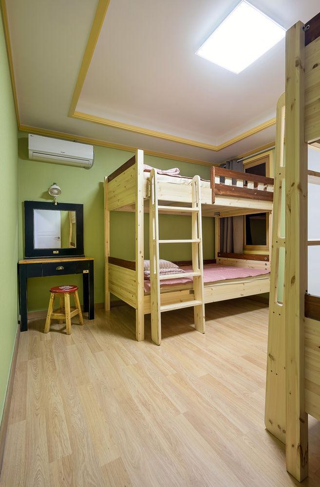 Wooju House Guest house
