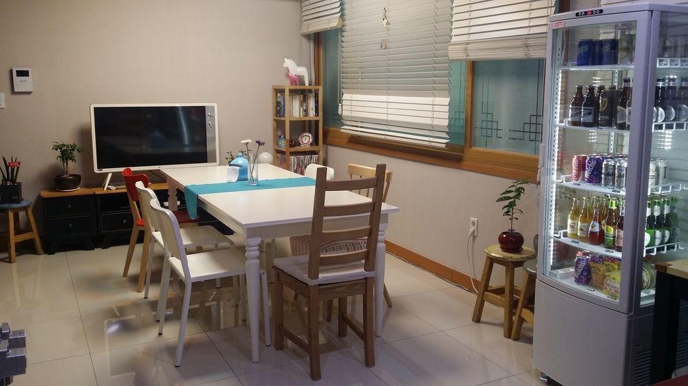 Wooju House Guest house